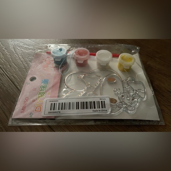 MY Melody-NWT Paint DIY Acrylic Ornament - Picture 3 of 8